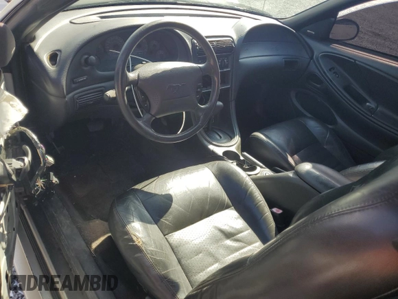 2000 Ford Mustang GT z VIN 1FAFP42X8YF309852, wystawiony jako Copart lot #57959605 z przebiegiem 251 001 mil mil oraz Szkoda całkowita • Salvage title. Historia ofert i sprzedaży dostępna na DreamBid. Obrazek 8.