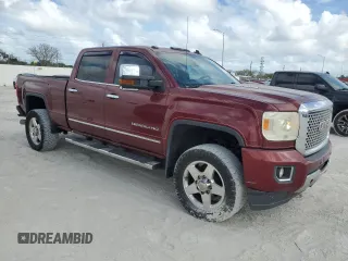 2015 GMC Sierra 2500HD Denali z VIN 1GT120E88FF102231, wystawiony jako Copart lot #54654565 z przebiegiem 305 654 mil mil oraz Czysty tytuł • Clean title. Historia ofert i sprzedaży dostępna na DreamBid. Obrazek 4.