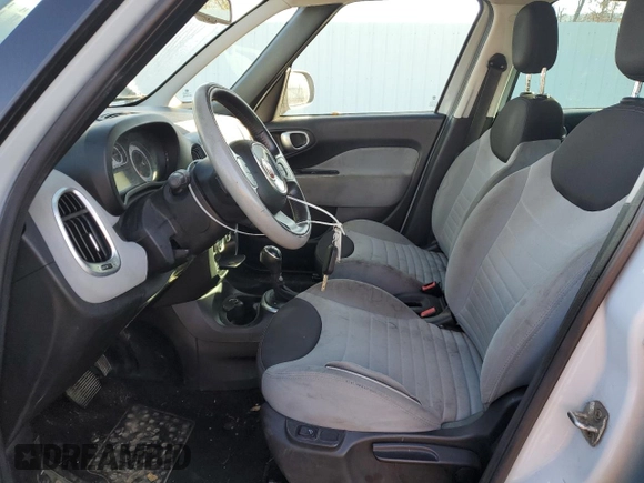 2014 FIAT 500L Easy with VIN ZFBCFABH8EZ027392, listed as a Copart auction lot 77047444 with 154,827 mi miles and Clean Title. Bid and sale history available at carsss.com. Image 7.