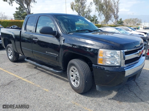 2007 Chevrolet Silverado 1500 Work Truck with VIN 1GCEC19C57Z567861, listed as a IAAI auction lot 41817302 with 134,250 mi miles. Bid and sale history available at carsss.com. Image 1.