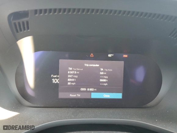 2024 Volvo XC60 Plus Dark Theme with VIN YV4L12RL2R1762432, listed as a Copart auction lot 48196165 with 8,932 mi miles and Salvage Title. Bid and sale history available at carsss.com. Image 9.