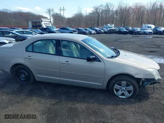 2006 Ford Fusion SE with VIN 3FAFP07176R240651, listed as a IAAI auction lot 41867045 with 164,455 mi miles. Bid and sale history available at carsss.com. Image 13.