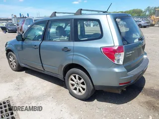 2010 Subaru Forester X z VIN JF2SH6AC0AH701770, wystawiony jako IAAI lot #42276422 z przebiegiem 189 515 mil mil oraz . Historia ofert i sprzedaży dostępna na DreamBid. Obrazek 3.