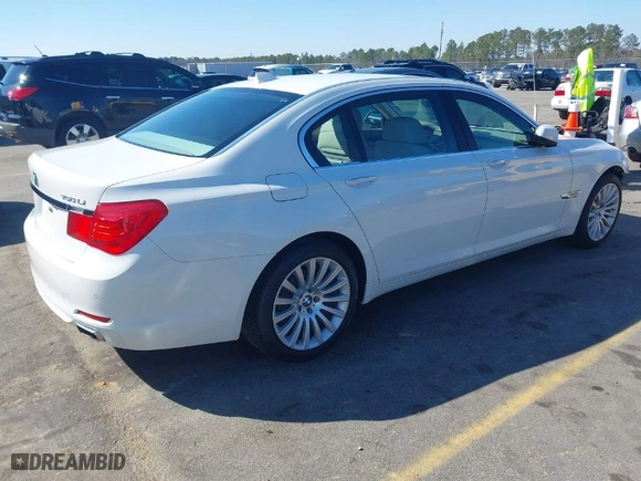 2009 BMW 7 Series 750Li with VIN WBAKB83549CY57472, listed as a IAAI auction lot 41548700 with 54,544 mi miles. Bid and sale history available at carsss.com. Image 4.