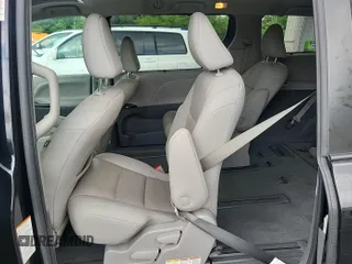 2020 Toyota Sienna XLE z VIN 5TDDZ3DC9LS240453, wystawiony jako IAAI lot #42566212 z przebiegiem 94 405 mil mil oraz . Historia ofert i sprzedaży dostępna na DreamBid. Obrazek 20.