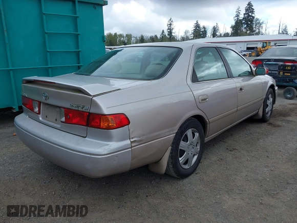 2001 Toyota Camry CE with VIN 4T1BG22K91U016864, listed as a IAAI auction lot 42068573 with 251,307 mi miles. Bid and sale history available at carsss.com. Image 4.