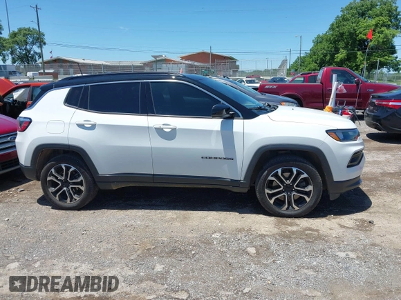 2023 Jeep Compass (RED) Edition z VIN 3C4NJDCN7PT555428, wystawiony jako IAAI lot #42309473 z przebiegiem 46 046 mil mil oraz . Historia ofert i sprzedaży dostępna na DreamBid. Obrazek 13.