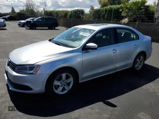 2011 Volkswagen Jetta TDI с VIN 3VWLL7AJ4BM048201, выставлен на аукционе Copart как лот 50954495 с пробегом 177 378 миль миль и Списание • Salvage title. История ставок и продаж доступна на DreamBid. Изображение 1.