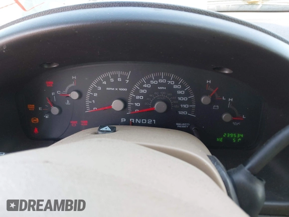 2004 Ford Expedition Special Service z VIN 1FMRU15W04LB54416, wystawiony jako IAAI lot #41392133 z przebiegiem 239 534 mil mil oraz . Historia ofert i sprzedaży dostępna na DreamBid. Obrazek 7.