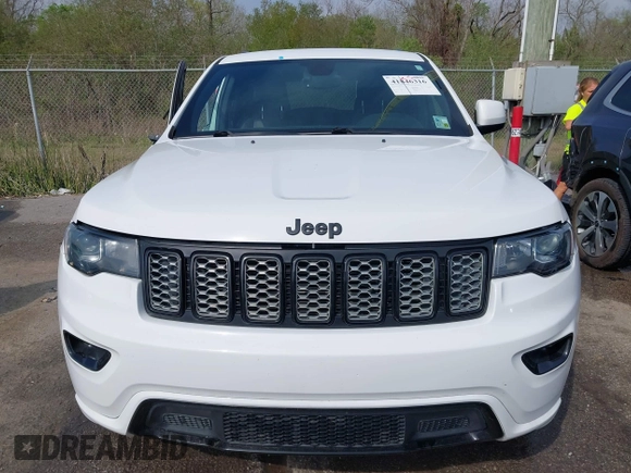 2018 Jeep Grand Cherokee Laredo E with VIN 1C4RJEAG2JC353398, listed as a IAAI auction lot 41846316 with 116,043 mi miles. Bid and sale history available at carsss.com. Image 12.