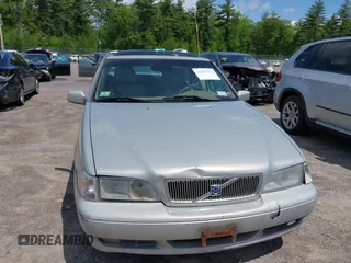 2000 Volvo S70 с VIN YV1LS56D5Y2661189, выставлен на аукционе IAAI как лот 42362551 с пробегом 197 541 миль миль и . История ставок и продаж доступна на DreamBid. Изображение 6.
