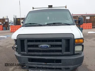 2008 Ford Econoline Cargo Commercial z VIN 1FTNE14W08DA57153, wystawiony jako IAAI lot #41596848 z przebiegiem 121 347 mil mil oraz . Historia ofert i sprzedaży dostępna na DreamBid. Obrazek 12.
