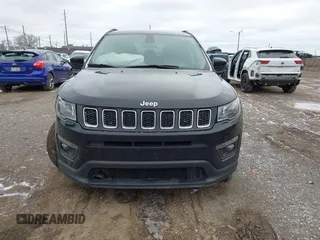 2018 Jeep Compass Latitude with VIN 3C4NJDBB7JT373582, listed as a IAAI auction lot 41728122 with 111,411 mi miles. Bid and sale history available at carsss.com. Image 12.