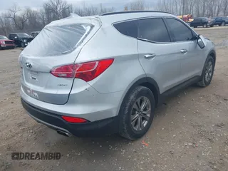 2016 Hyundai Santa Fe z VIN 5XYZU3LB0GG327660, wystawiony jako IAAI lot #42080530 z przebiegiem 109 602 mil mil oraz . Historia ofert i sprzedaży dostępna na DreamBid. Obrazek 4.