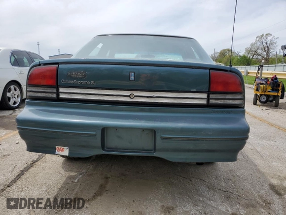 1997 Oldsmobile Cutlass Supreme S z VIN 1G3WH52MXVF317238, wystawiony jako Copart lot #53523905 z przebiegiem 135 925 mil mil oraz Szkody całkowita. Historia ofert i sprzedaży dostępna na DreamBid. Obrazek 6.