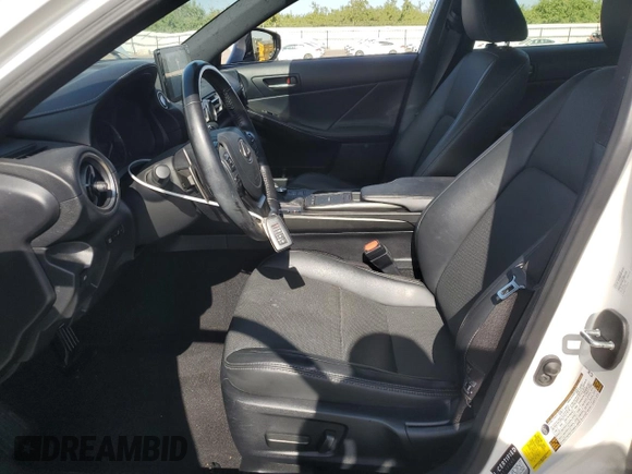 2021 Lexus IS 300 z VIN JTHCA1D20M5114499, wystawiony jako Copart lot #62119075 z przebiegiem 77 530 mil mil oraz Szkoda całkowita • Salvage title. Historia ofert i sprzedaży dostępna na DreamBid. Obrazek 7.