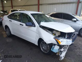 2010 Ford Focus SE with VIN 1FAHP3FN6AW287318, listed as a IAAI auction lot 41978510 with 141,904 mi miles. Bid and sale history available at carsss.com. Image 1.
