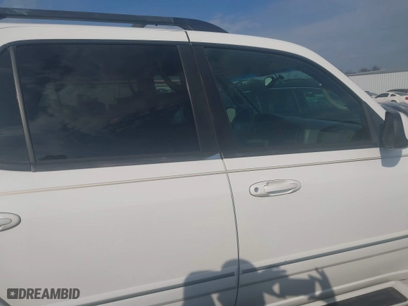 2006 Toyota Sequoia SR5 with VIN 5TDZT34A26S284157, listed as a IAAI auction lot 41687011 with 226,663 mi miles. Bid and sale history available at carsss.com. Image 13.