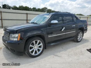 2011 Chevrolet Avalanche LTZ with VIN 3GNTKGE31BG160719, listed as a Copart auction lot 66415744 with 214,661 mi miles and Salvage Title. Bid and sale history available at carsss.com. Image 1.