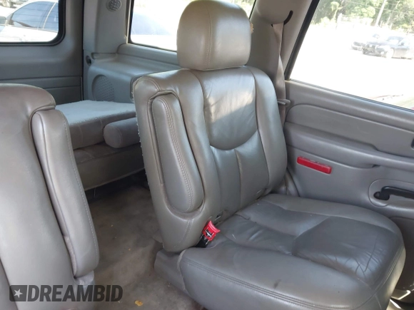 2005 Chevrolet Tahoe Z71 with VIN 1GNEC13T45R110181, listed as a IAAI auction lot 42197403 with 280,607 mi miles and . Bid and sale history available at DreamBid. Image 8.