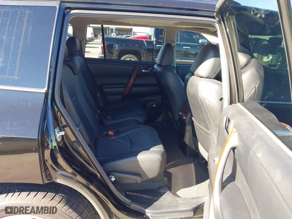 2013 Toyota Highlander Limited with VIN 5TDYK3EHXDS136734, listed as a IAAI auction lot 40932374 with 51,025 mi miles. Bid and sale history available at carsss.com. Image 8.