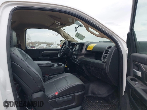 2019 Ram 2500 Tradesman with VIN 3C6MR5AJ4KG651441, listed as a IAAI auction lot 42090751 with 82,213 mi miles. Bid and sale history available at carsss.com. Image 5.