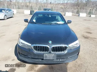 2019 BMW 5 Series 530i xDrive z VIN WBAJA7C57KWW27356, wystawiony jako IAAI lot #41711504 z przebiegiem 183 294 mil mil oraz . Historia ofert i sprzedaży dostępna na DreamBid. Obrazek 12.