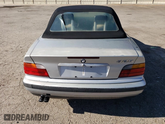 1995 BMW 3 Series 325iC with VIN WBABJ6322SJD39491, listed as a Copart auction lot 73133664 with 585,935 mi miles and Salvage Title. Bid and sale history available at carsss.com. Image 6.