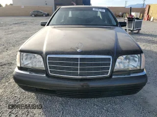 1999 Mercedes-Benz S-Class with VIN WDBGA51G4XA417483, listed as a Copart auction lot 42046195 with 122,033 mi miles and Clean Title. Bid and sale history available at carsss.com. Image 5.
