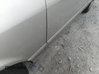 2001 Toyota Camry CE z VIN 4T1BG22K11U803209, wystawiony jako IAAI lot #40770527 z przebiegiem 210 611 mil mil oraz . Historia ofert i sprzedaży dostępna na DreamBid. Obrazek 12.