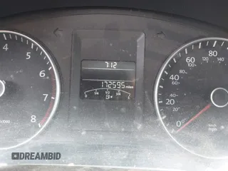 2014 Volkswagen Jetta SE z VIN 3VWD17AJ2EM226153, wystawiony jako IAAI lot #41907079 z przebiegiem 172 595 mil mil oraz . Historia ofert i sprzedaży dostępna na DreamBid. Obrazek 7.