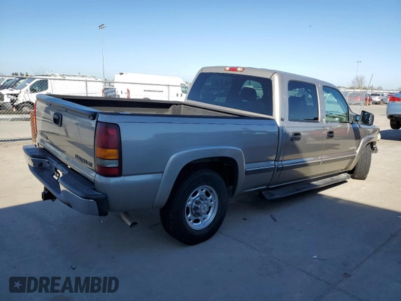 2002 Chevrolet Silverado 1500HD LS z VIN 1GCGC13U42F140126, wystawiony jako Copart lot #47089605 z przebiegiem 110 372 mil mil oraz Szkoda całkowita • Salvage title. Historia ofert i sprzedaży dostępna na DreamBid. Obrazek 3.