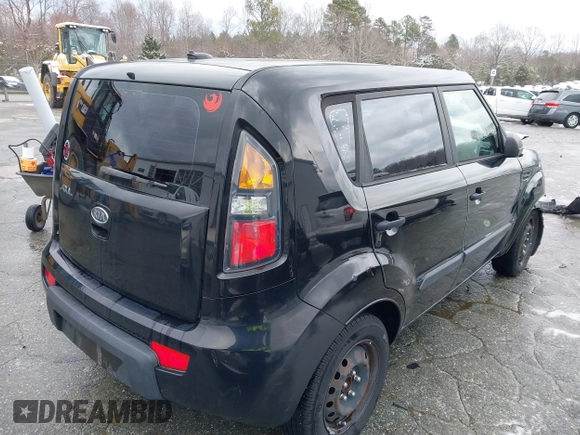2011 Kia Soul with VIN KNDJT2A12B7303712, listed as a IAAI auction lot 41629793 with 127,167 mi miles. Bid and sale history available at carsss.com. Image 4.