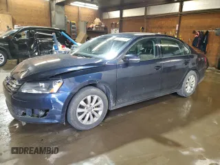 2013 Volkswagen Passat Wolfsburg Edition z VIN 1VWAP7A3XDC085495, wystawiony jako Copart lot #56910795 z przebiegiem 89 128 mil mil oraz Szkoda całkowita • Salvage title. Historia ofert i sprzedaży dostępna na DreamBid. Obrazek 1.