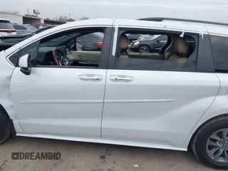 2022 Toyota Sienna XLE with VIN 5TDYRKEC5NS086739, listed as a IAAI auction lot 41277212 with 54,922 mi miles. Bid and sale history available at carsss.com. Image 14.