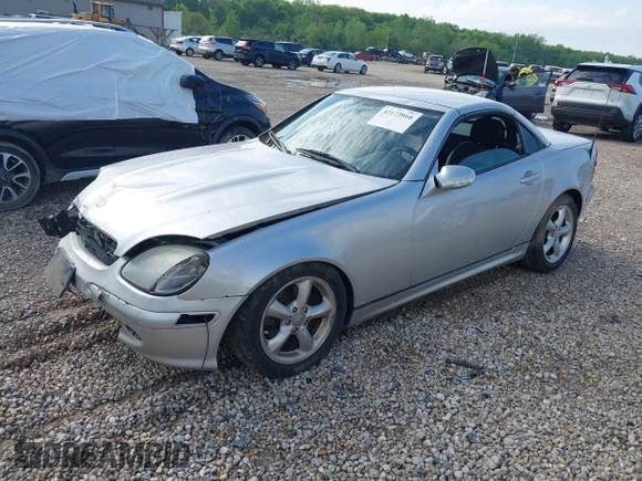 2001 Mercedes-Benz SLK 230/320 with VIN WDBKK65F81F191120, listed as a IAAI auction lot 42173910 with 128,035 mi miles and . Bid and sale history available at DreamBid. Image 2.