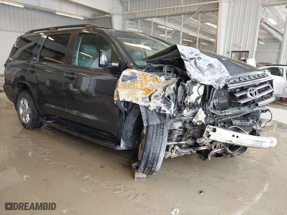 2008 Toyota Sequoia SR5 with VIN 5TDBY64A58S014508, listed as a IAAI auction lot 41592166 with 277,166 mi miles. Bid and sale history available at carsss.com. Image 1.