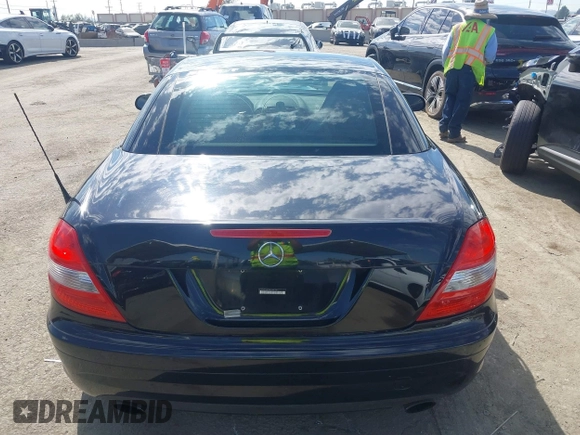 2005 Mercedes-Benz SLK-Class with VIN WDBWK56F85F066196, listed as a IAAI auction lot 41692697 with 197,941 mi miles. Bid and sale history available at carsss.com. Image 16.