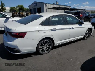 2022 Volkswagen Jetta Sport z VIN 3VWBM7BU6NM019059, wystawiony jako Copart lot #56427015 z przebiegiem 17 422 mil mil oraz Czysty tytuł • Clean title. Historia ofert i sprzedaży dostępna na DreamBid. Obrazek 3.