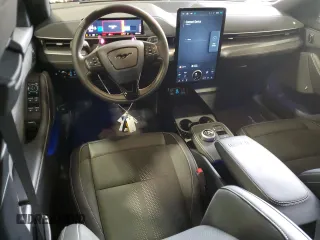 2024 Ford Mustang Mach-E GT z VIN 3FMTK4SX4RMA40242, wystawiony jako Copart lot #52201245 z przebiegiem 1 624 mil mil oraz Szkoda całkowita • Salvage title. Historia ofert i sprzedaży dostępna na DreamBid. Obrazek 8.