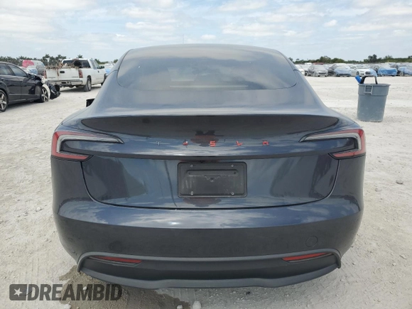 2024 Tesla Model 3 z VIN 5YJ3E1EA8RF749228, wystawiony jako Copart lot #54073925 z przebiegiem 5 369 mil mil oraz Szkoda całkowita • Salvage title. Historia ofert i sprzedaży dostępna na DreamBid. Obrazek 6.