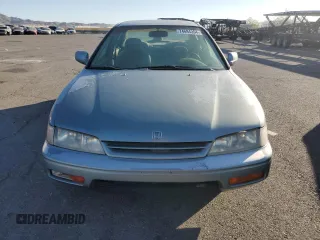 1995 Honda Accord LX with VIN 1HGCD5631SA009224, listed as a Copart auction lot 74694354 with 235,600 mi miles and Clean Title. Bid and sale history available at DreamBid. Image 5.