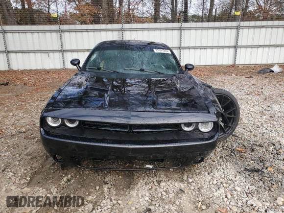 2017 Dodge Challenger SXT z VIN 2C3CDZAG3HH607149, wystawiony jako Copart lot #81941844 z przebiegiem 141 536 mil mil oraz Szkoda całkowita • Salvage title. Historia ofert i sprzedaży dostępna na DreamBid. Obrazek 5.