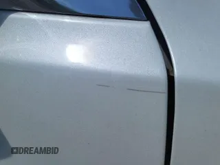 2020 Tesla Model 3 Long Range z VIN 5YJ3E1EB3LF646315, wystawiony jako IAAI lot #42398524 z przebiegiem 51 652 mil mil oraz . Historia ofert i sprzedaży dostępna na DreamBid. Obrazek 26.