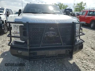 2024 Ford F-350 XL z VIN 1FT8W3DT0REE02530, wystawiony jako Copart lot #55286245 z przebiegiem 27 008 mil mil oraz Szkoda całkowita • Salvage title. Historia ofert i sprzedaży dostępna na DreamBid. Obrazek 5.