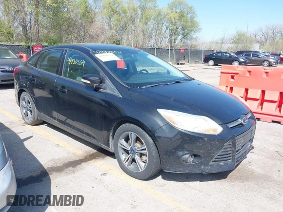 2014 Ford Focus SE with VIN 1FADP3F26EL223601, listed as a IAAI auction lot 41930554 with 190,275 mi miles. Bid and sale history available at carsss.com. Image 1.