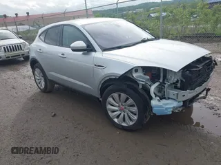 2020 Jaguar E-Pace SE z VIN SADFP2FX9L1Z81129, wystawiony jako IAAI lot #42252037 z przebiegiem 26 186 mil mil oraz . Historia ofert i sprzedaży dostępna na DreamBid. Obrazek 1.