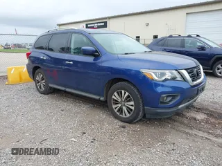 2017 Nissan Pathfinder SV z VIN 5N1DR2MMXHC613443, wystawiony jako IAAI lot #42370891 z przebiegiem 135 460 mil mil oraz . Historia ofert i sprzedaży dostępna na DreamBid. Obrazek 1.
