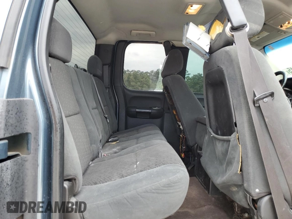 2008 Chevrolet Silverado 1500 1LT with VIN 1GCEC19JX8Z324501, listed as a Copart auction lot 53163245 with 275,401 mi miles and Salvage Title. Bid and sale history available at DreamBid. Image 10.