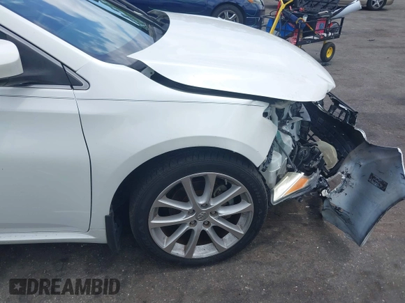 2013 Toyota Avalon XLE with VIN 4T1BK1EB4DU047982, listed as a IAAI auction lot 42011402 with 122,645 mi miles and . Bid and sale history available at DreamBid. Image 6.